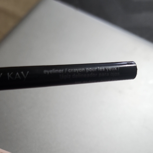 Mary Kay Black Eyeliner NEW! - Picture 2 of 4